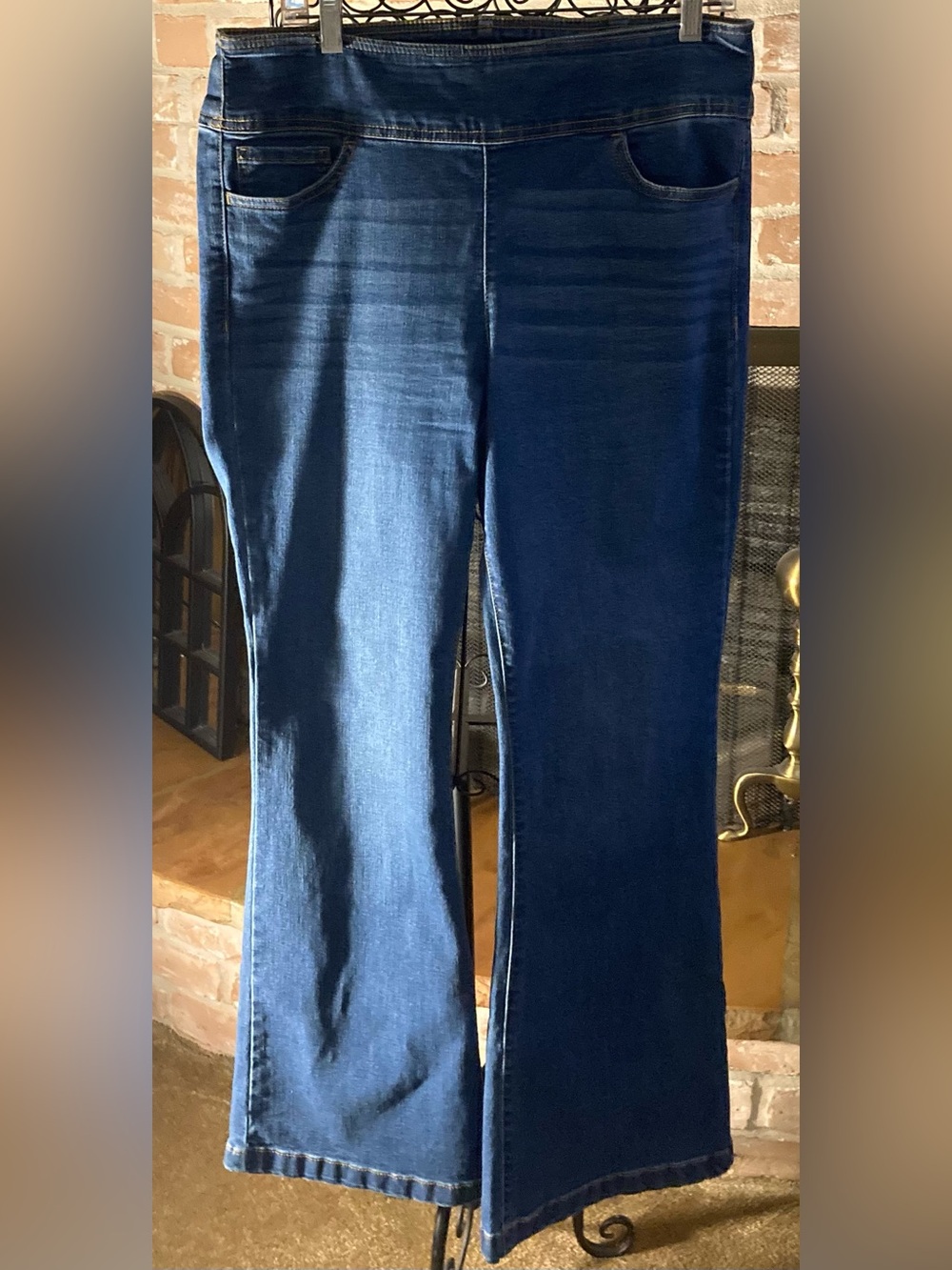 Sofia Jeans by Sofia Vergara “Melisa Flare” Women's Pull Up Blue Jeans